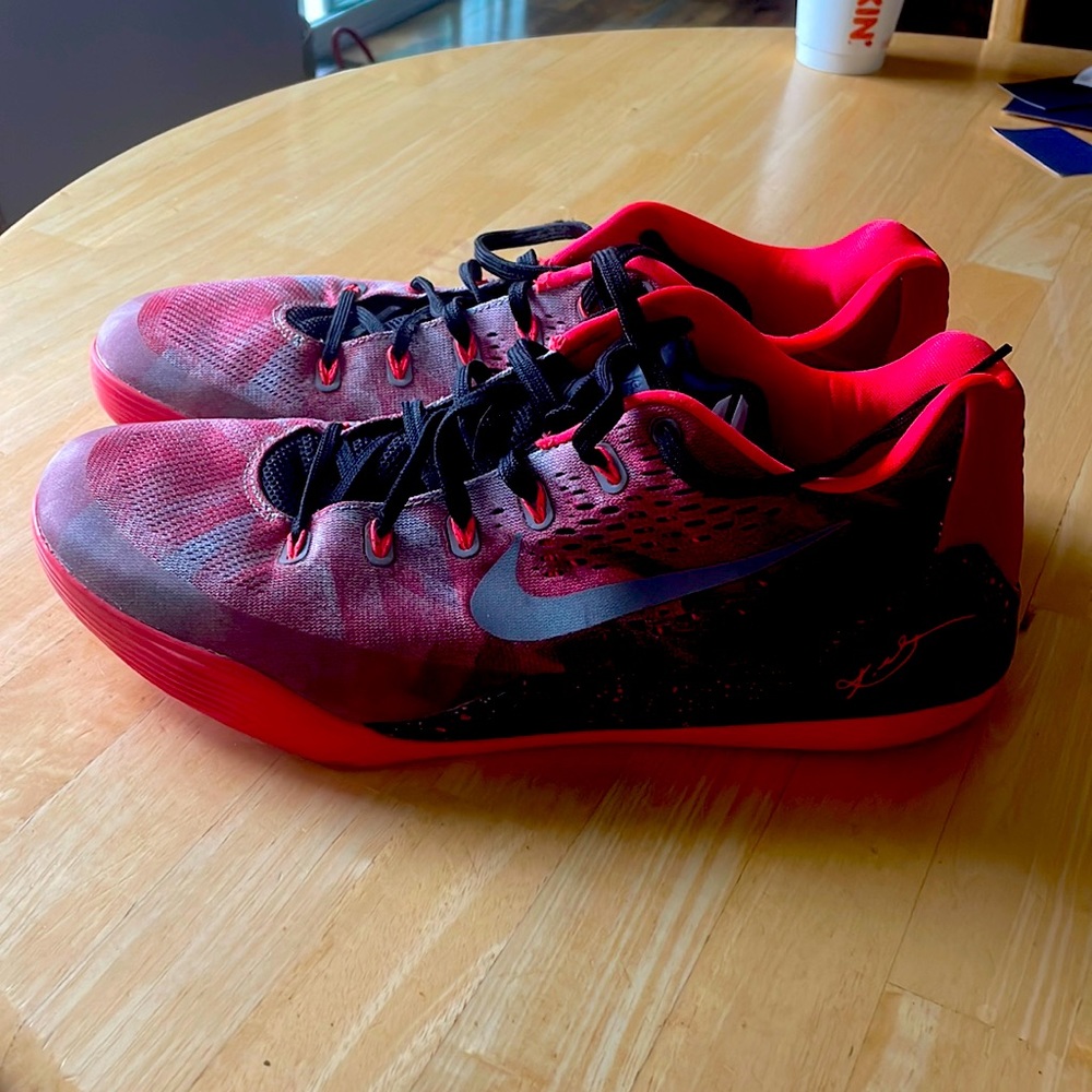 Nike Kobe 9 EM sneakers